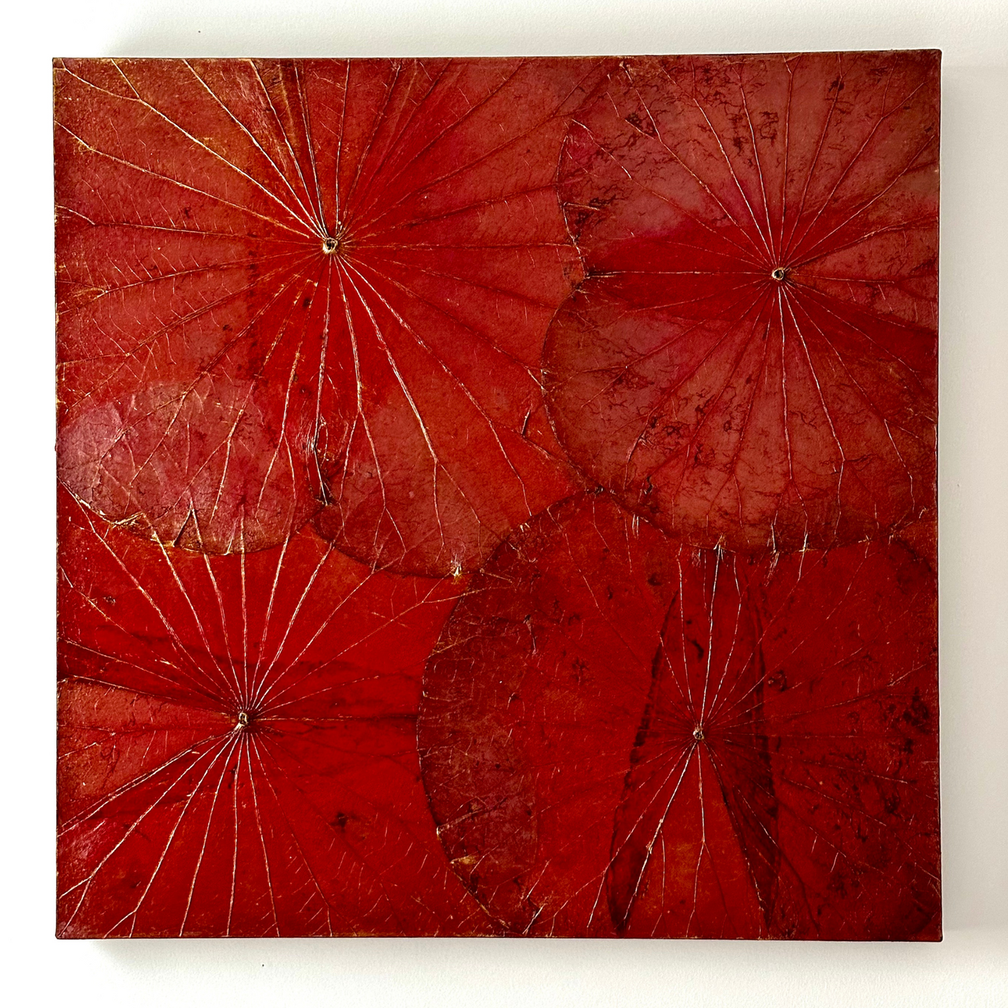 Tableau de Lotus · Sathorn Red · Art mural [Rouge - 23,6 x 23,6 pouces]