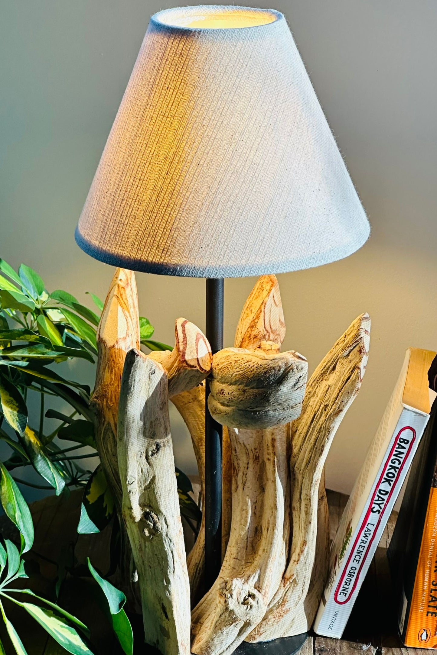 Handcrafted wooden lamp - Stylish and elegant decoration