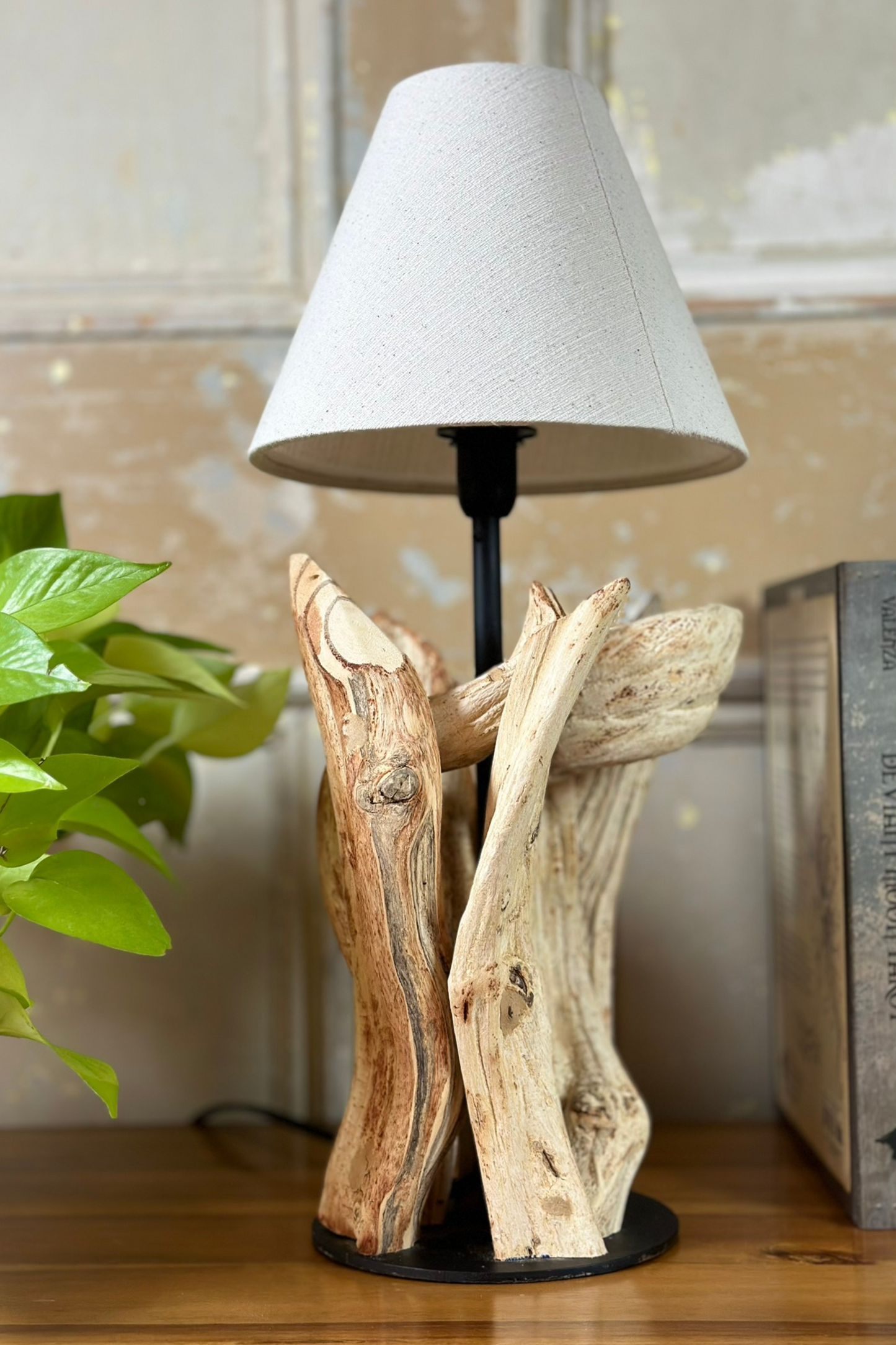 Handcrafted wooden lamp - Stylish and elegant decoration