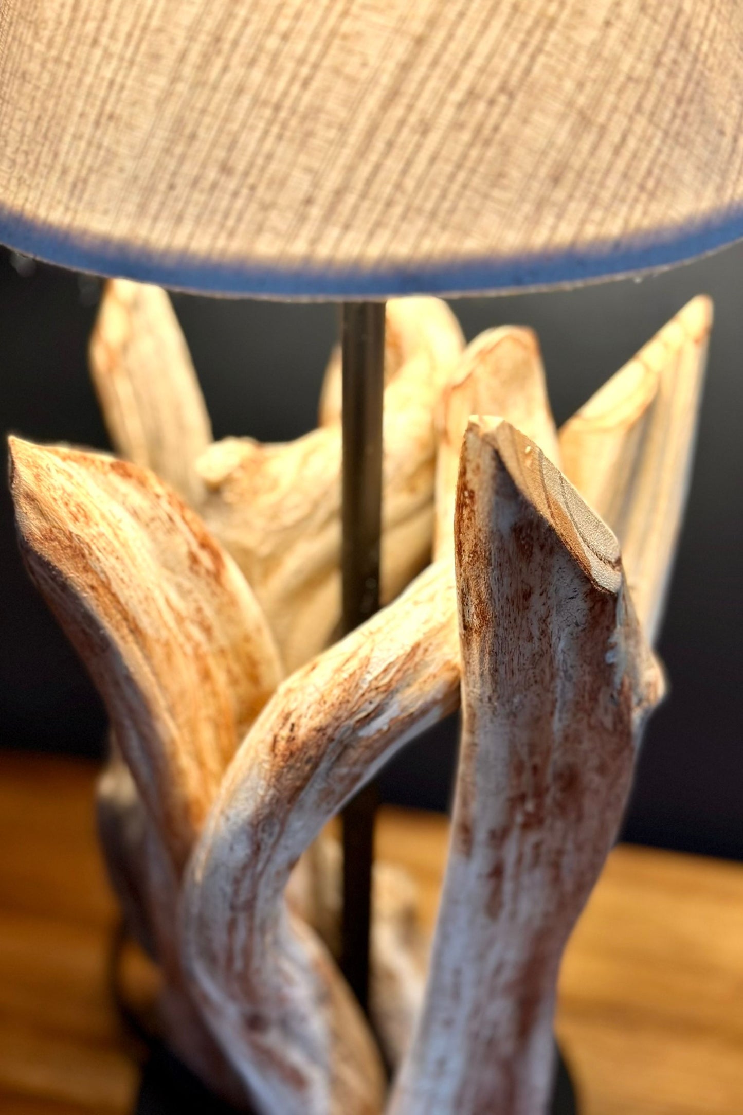 Handcrafted wooden lamp - Stylish and elegant decoration